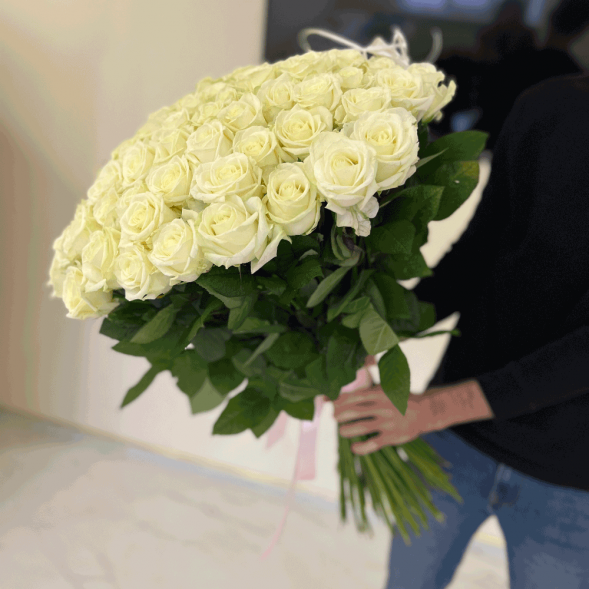 101 белая роза, лента в Ялте