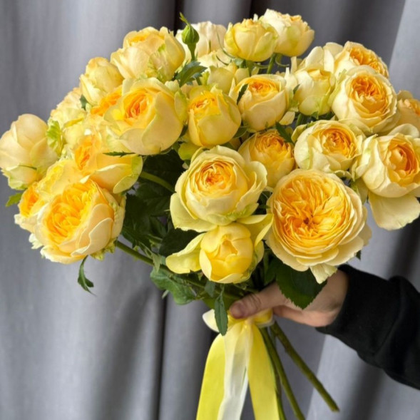 Букет 7 желтых роз в Ялте