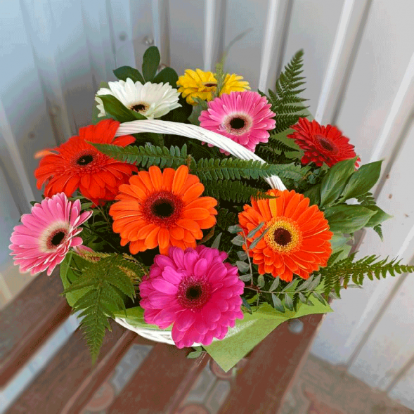 Корзина с герберами в Ялте