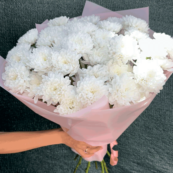 Букет 11 белых кустовых хризантем в Ялте