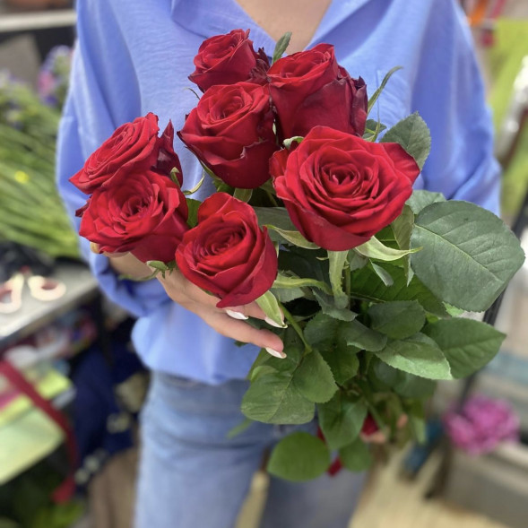 Букет 7 красных роз в Ялте