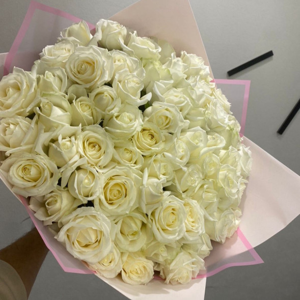 75 белых роз  в Ялте