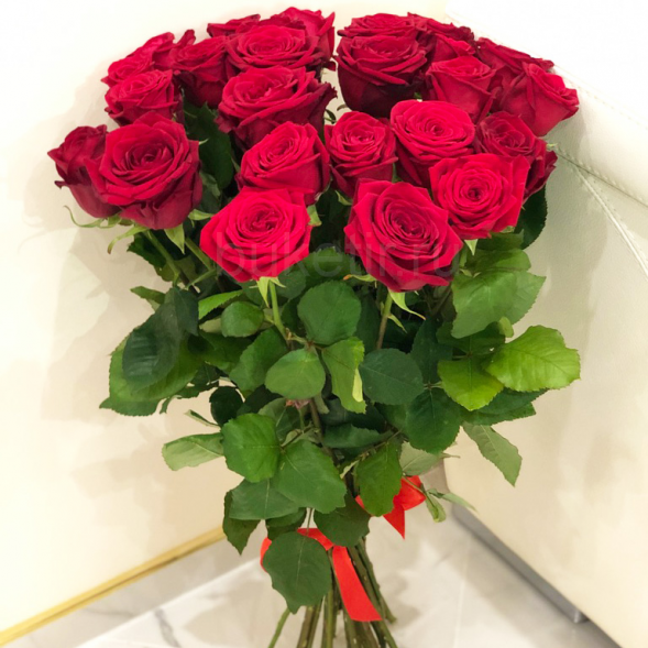 21 красная роза, лента в Ялте