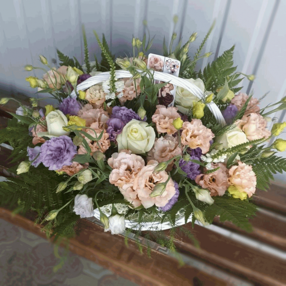 Композиция в корзине &quot;Симфония&quot; в Ялте