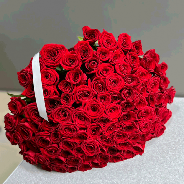 101 красная роза в Ялте