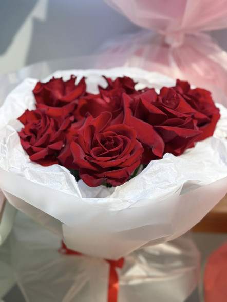 Букет из 5 французских роз в Ялте