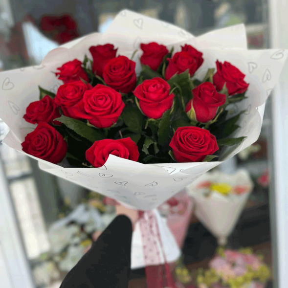 Букет 15 красных роз в Ялте