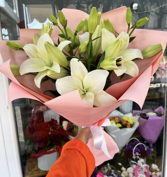 Букет из 3 лилий - Мелодия любви в Ялте