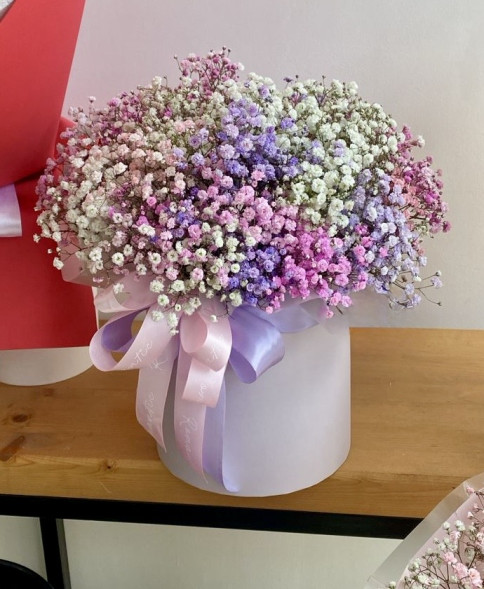 Коробочка с гипсофилой в Ялте