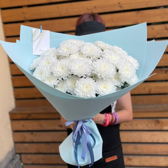 Букет 7 хризантем в Ялте