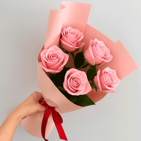 Стильный букет 5 розовых роз в Ялте